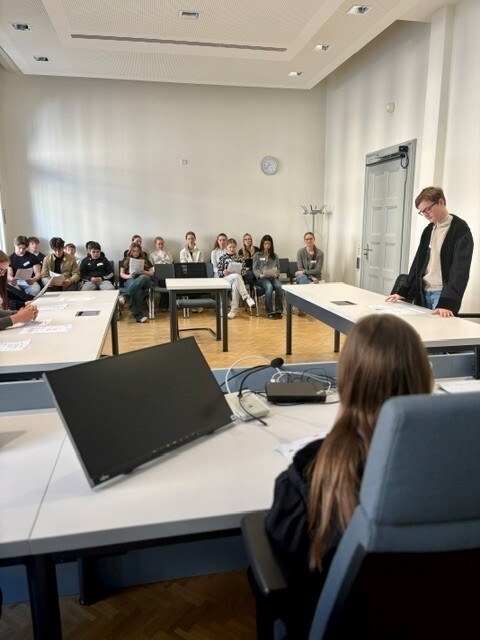 Bild einer simulierten Verhandlung