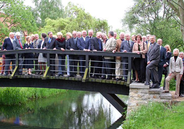 Gruppenfoto auf Veranstaltungsgelände