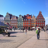 Markplatz mit Häusern